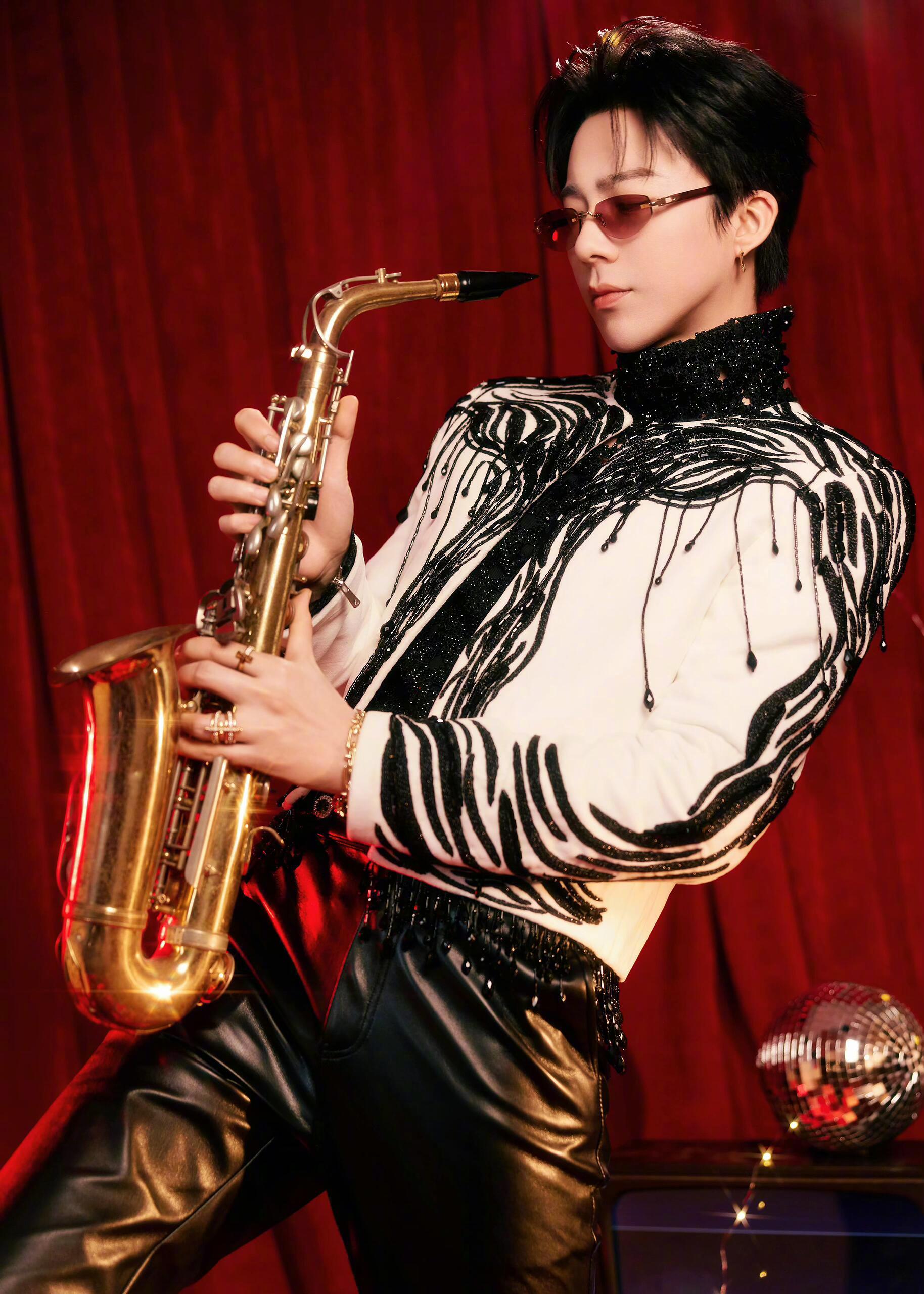 刘宇宁xLAURENCEXU刘宇宁亮相1111惊喜之夜，一整个在线还原复古时