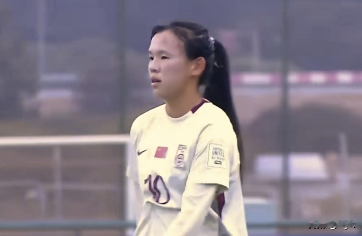 熬夜看完U17女足，姑娘们抹泪的样子，比0-3的比分更扎心！凌晨爬起来看U1