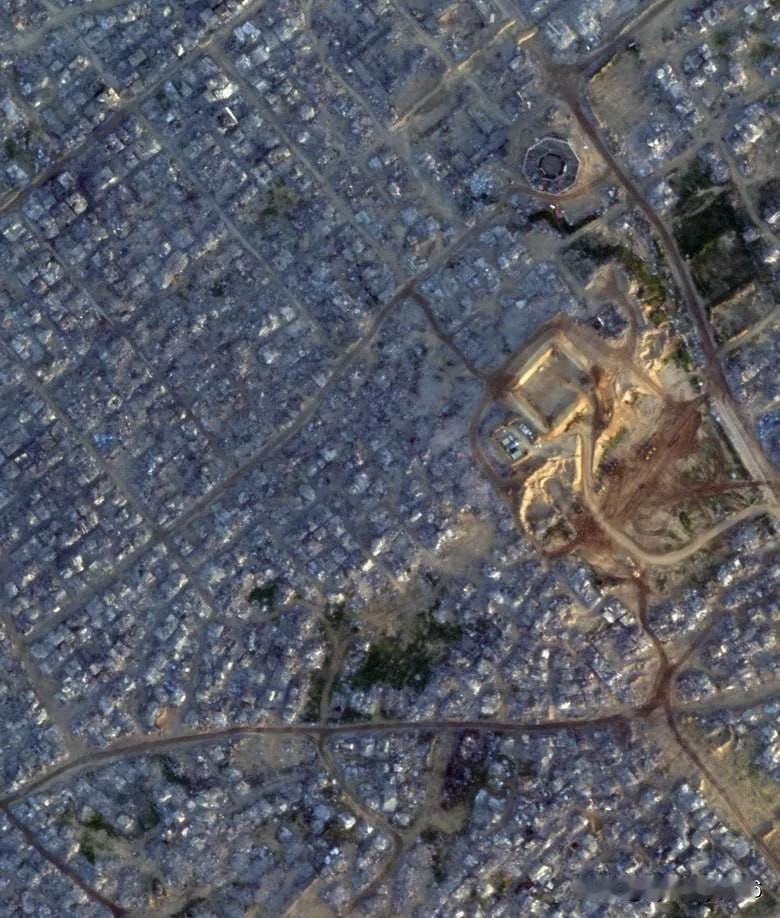🇮🇱以色列扩大对加沙的占领《国土报》报道称，卫星图像显示，以色列已将“黄