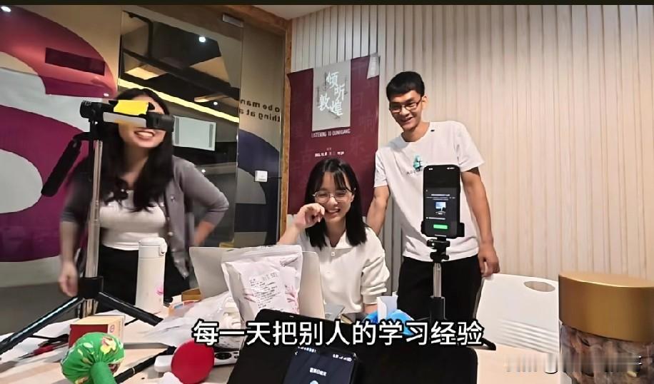 唐尚珺参加16次高考，我不惊呀；我惊讶的是他读大学的学费和生活费都要自己去想办