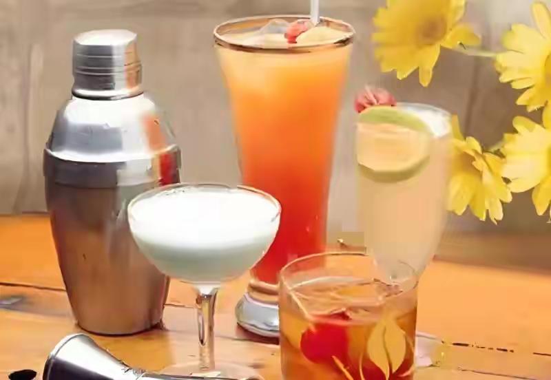 混喝这两杯“快乐水”，竟可能让大脑提前报废？别等失忆那天才后悔！1️⃣先别