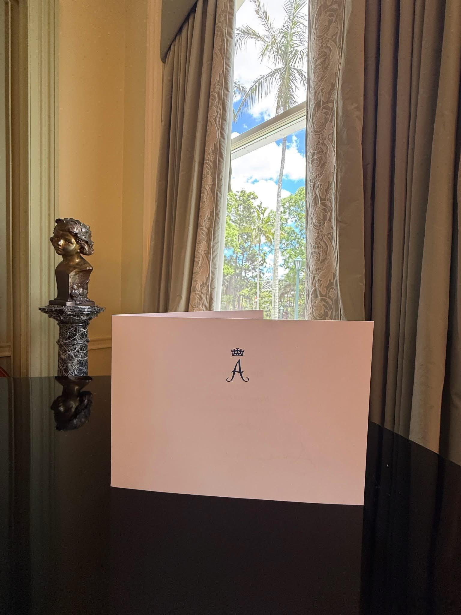 英国王室🇬🇧12月9日，安妮公发布2025年她和驸马的圣诞卡。世界各国王室