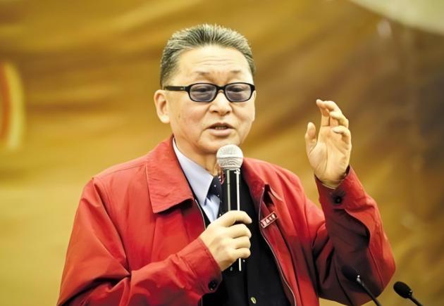 李敖一段脊背发凉的话：“一个人在社会上，礼貌是没有用，谦逊也没用，古道热肠也