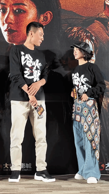 低调不爱营业的刘烨偏偏就很喜欢赵丽颖，很少见到刘烨这么主动的跟一个女明星聊天，还