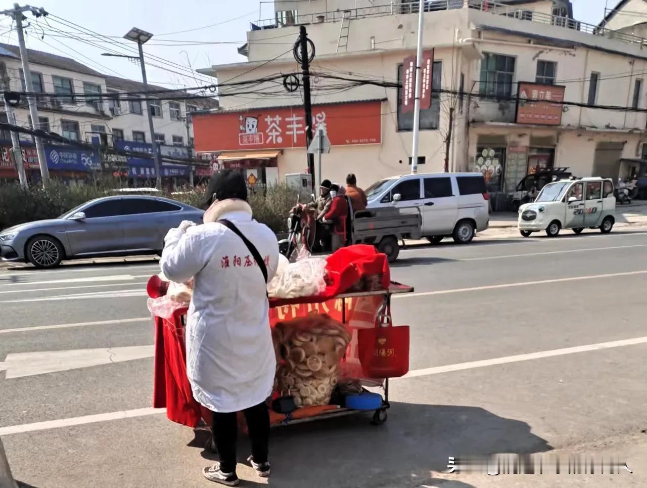 【一个小小的馍，让没有去过淮阳的人，更想去啦】早就听说河南淮阳太昊陵庙会人多，香