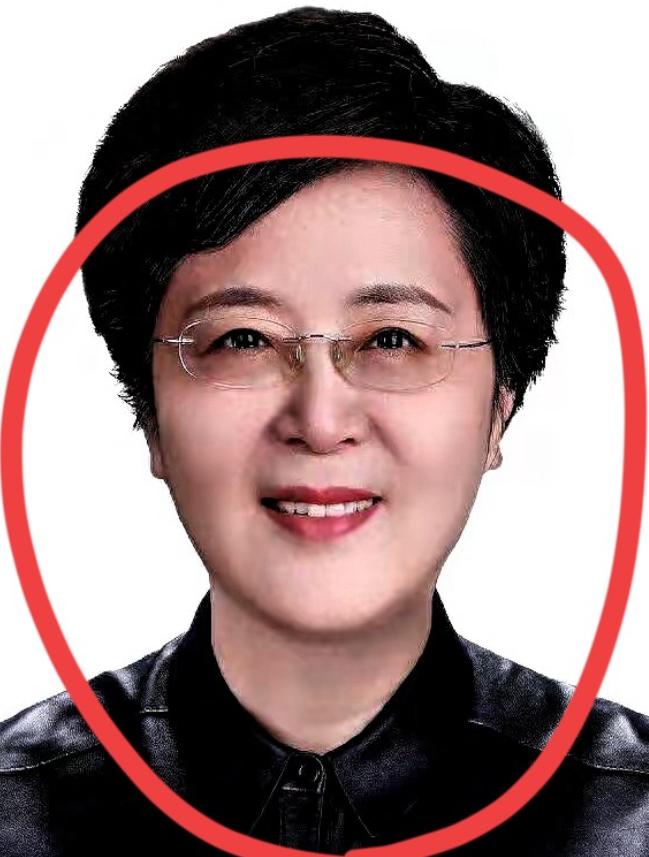 国务院一份任免名单，7月16日悄悄挂上网。点开的人，都愣了一下——陈薇，这个