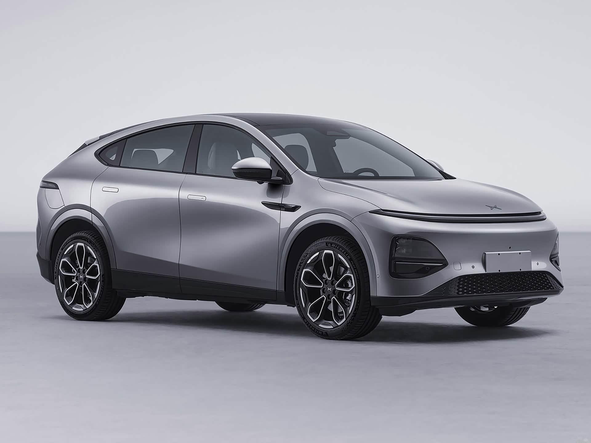 小鹏G6长续航版1.CLTC625km实测市区开空调能跑580km！800V超