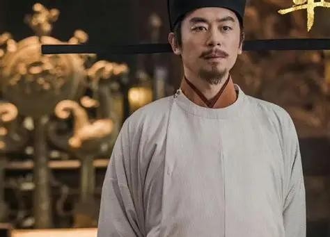 1402年，朱棣攻入南京，建文帝在宫中一场大火之后下落成谜，大明皇位就此易主。南京城破以后，最先摆到