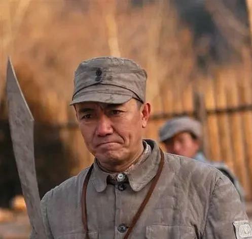 47岁凭李云龙爆红，却弃24年发妻娶三婚史兰芽？李幼斌前妻一句话戳破真相荧