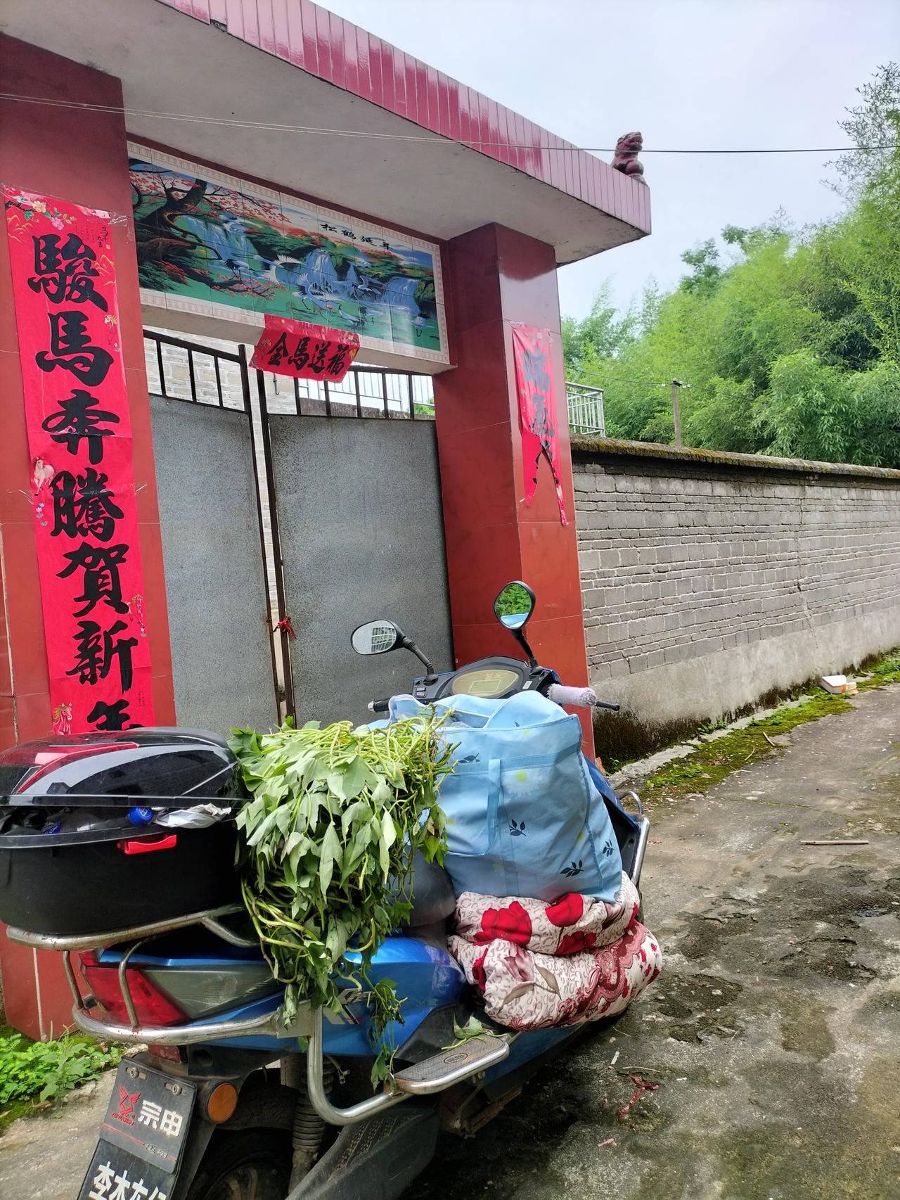 我这辆电动车骑了有6年多，质量杠杠的，不过我换了新电瓶，否则哪里能骑这么多年啊。