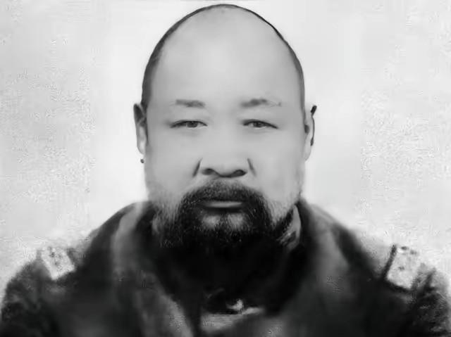 1880年腊月二十八，张怀芝到亲娘舅家去借钱，娘舅瞧不起他，只用一斗黑豆，打发了