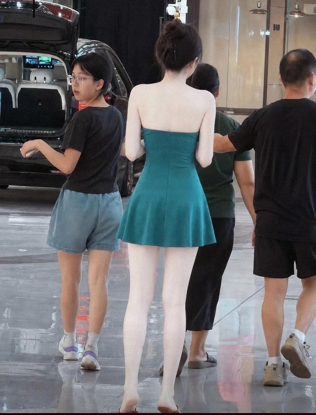 这也太白了吧