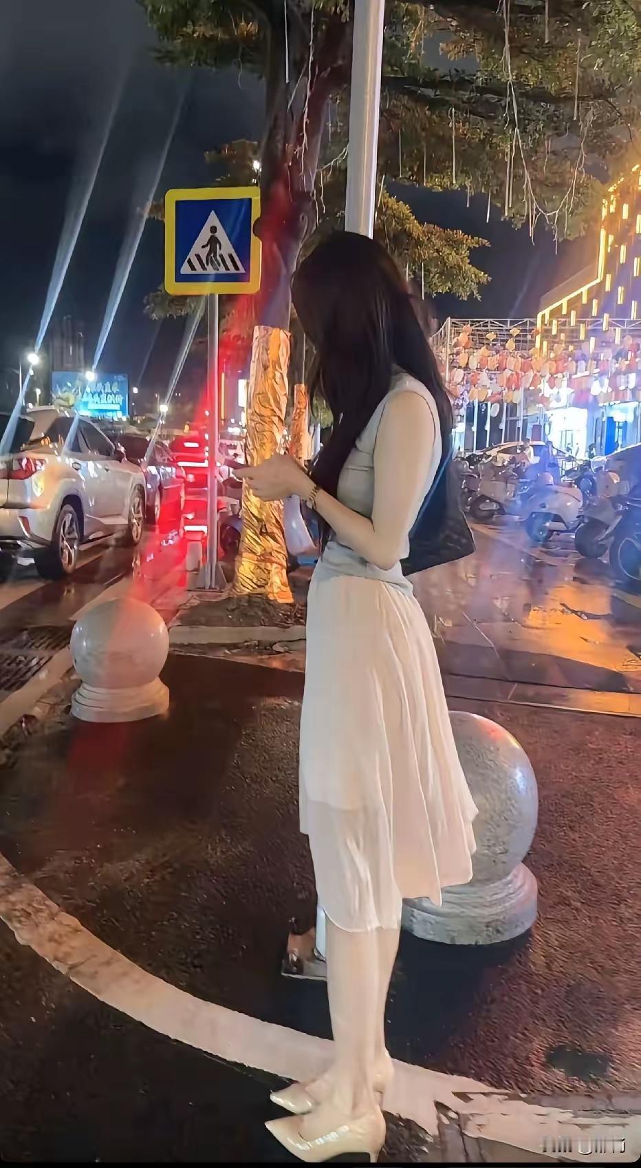 就问这样的美女养的起吗？女生就应该富养