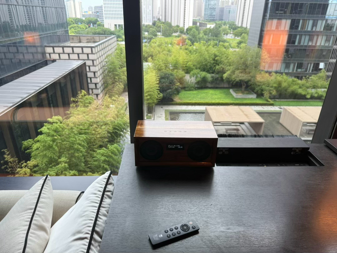 陈都灵醒来看上这么一张国色天香的脸真是惬意啊😌假期过得好快，但迫不及待想见面了