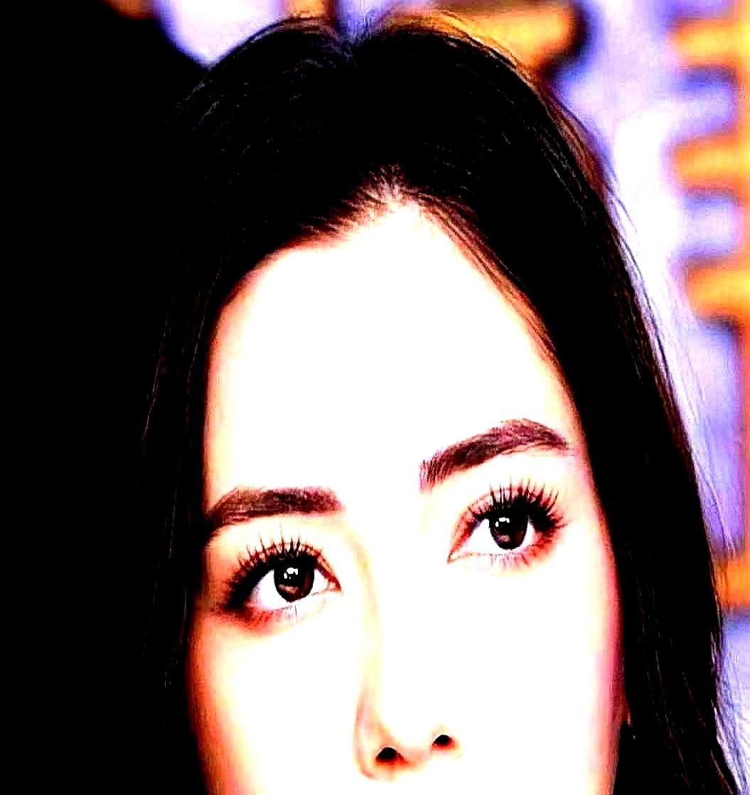 80岁霍震霆不要儿子扶，偏要娜然搀着走，霍启山在后面像个小跟班。别以为这是