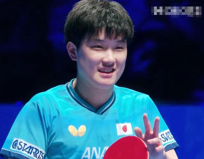 张本智和这次彻底把裁判惹烦了！张本智和大喊大叫的毛病一点都没改，除了输球时能