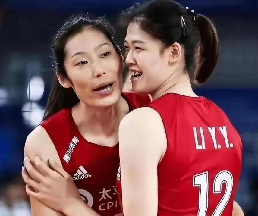 总以为朱婷、李盈莹这两位球员还会同时出现在同一赛场上，同为GJD效力，但终将是我
