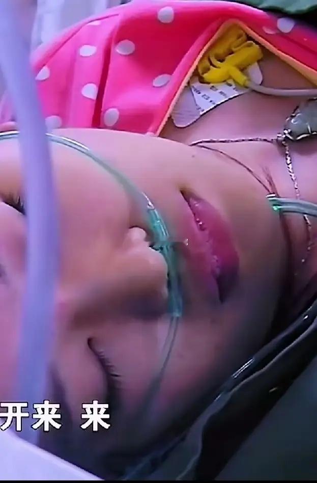 同事家天塌了。22岁姑娘在洗澡时突然昏迷不醒，恶心呕吐，送到医院检查是脑出血，双