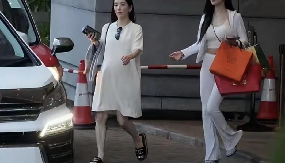 58岁的郭富城又要当爹了，这消息还是他自己爆出来的。他那匹叫“舞林密码”的赛马
