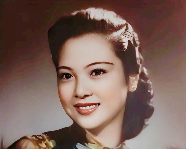 1946年，深夜，戴笠抱着赤裸的陈华：“华妹，我的半壁江山是你打下的，我真的离不