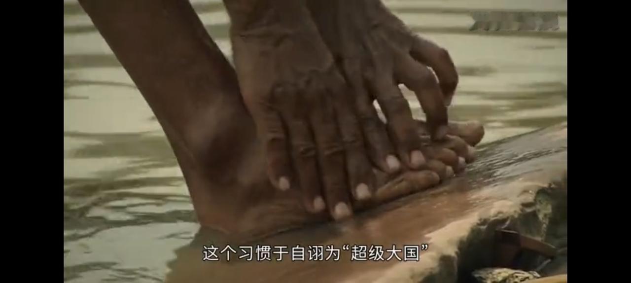 印度一定会为污染买单，母亲河脏的一塌糊涂。90%的河流，50%的饮用水不能喝