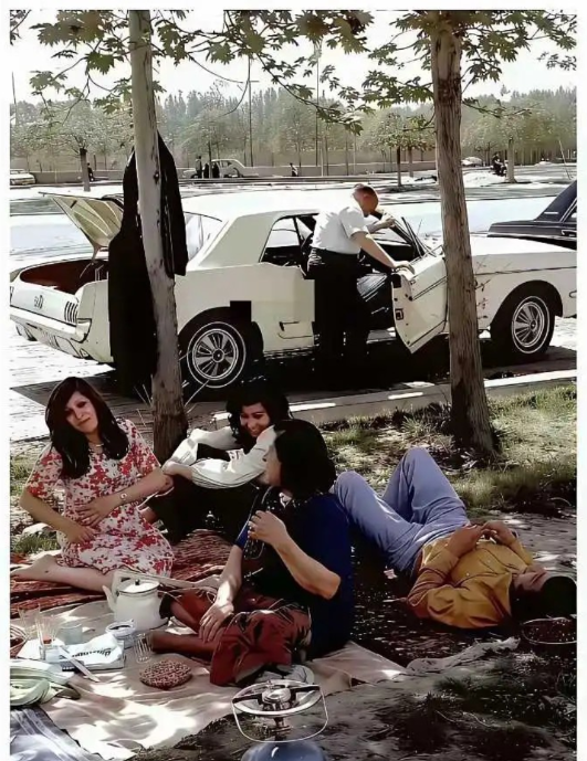 谁能想到这是50年前的伊朗