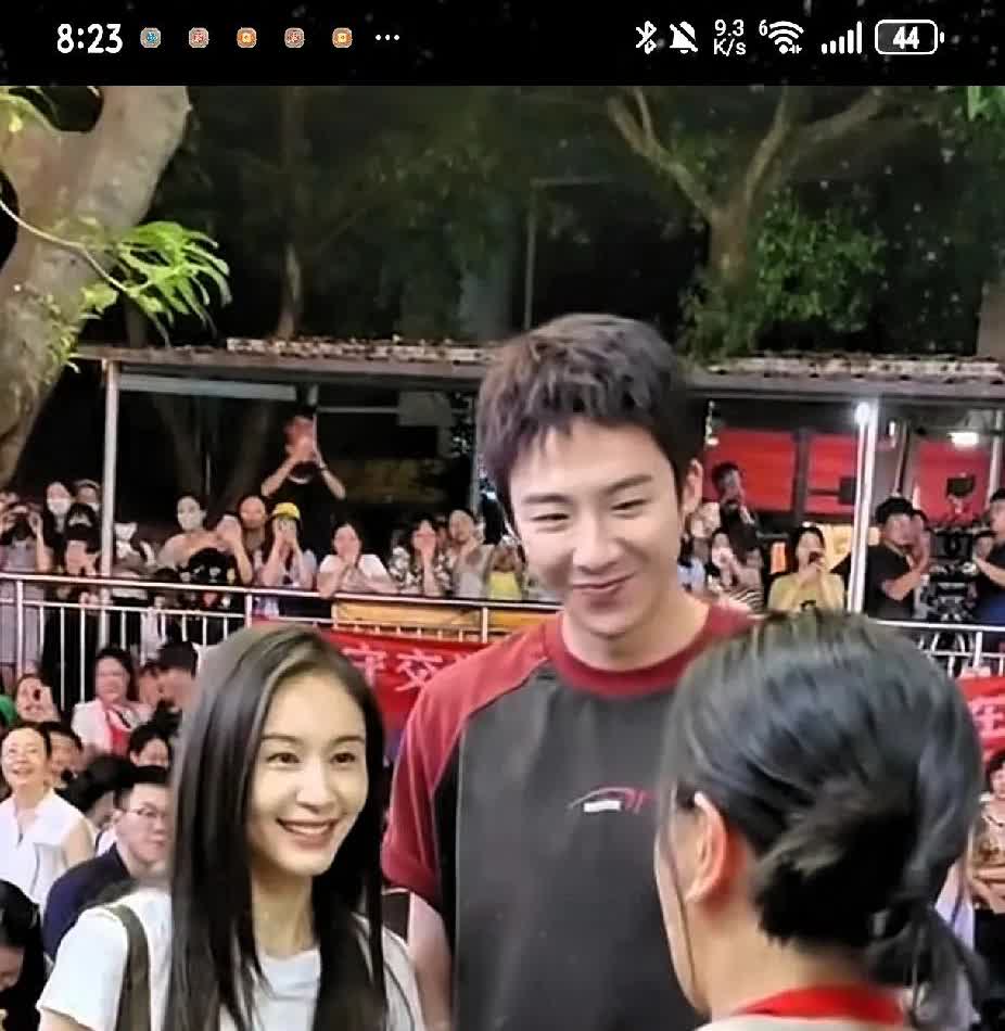 路人视角的刘宇宁也就长这样近期很火的折腰就很多人迷上了刘宇宁，40多不再是小