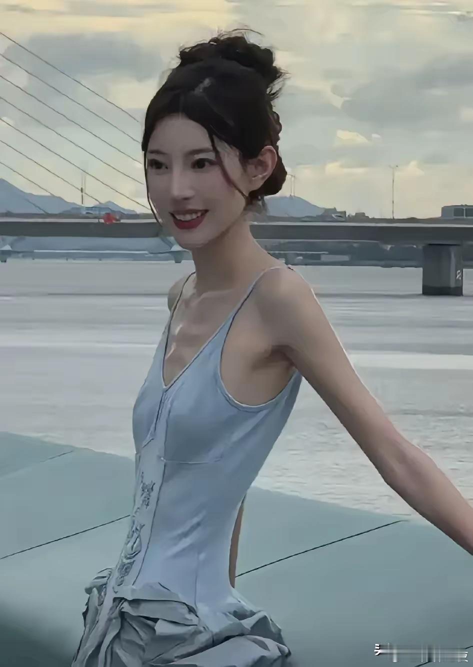 我没看错！？演员王若曦突破瘦的极限，身高1.74米，体重才43斤？！不是43公斤