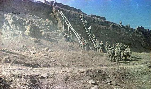 1948年，从南京返回后的王耀武，算是彻底吃下了一颗定心丸。回到济南后，他将全部