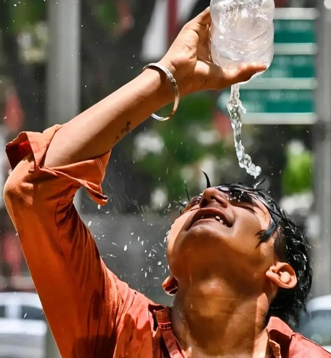 2026年的夏天还没到，印度那边已经热得不像话了。昨天刷到一条新闻，把我给看