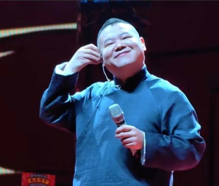 岳云鹏演唱会为何一票难求虽说岳云鹏不是专业歌手，但他在相声界那可是“顶流”般的