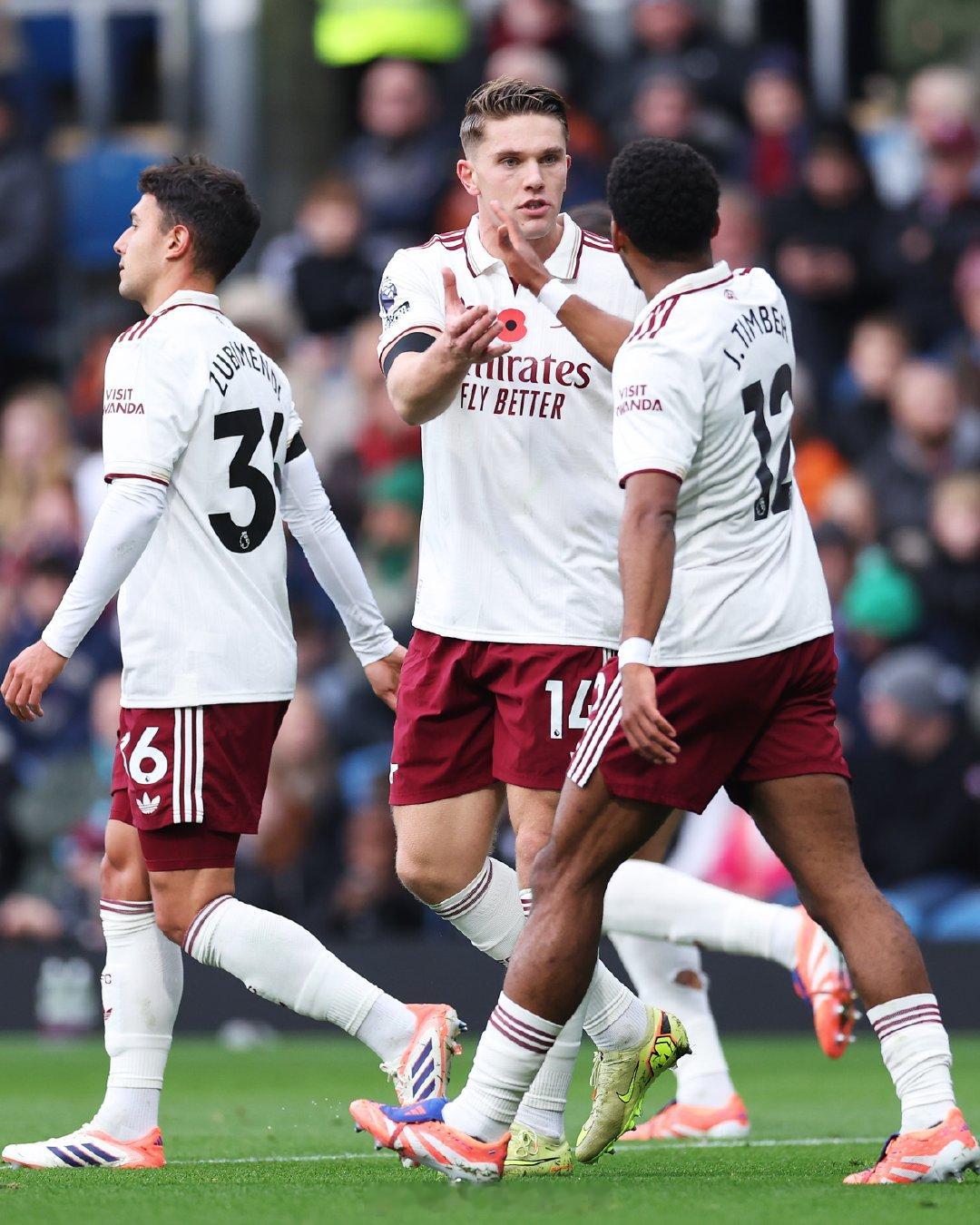 阿尔特塔：约克雷斯被换下是因感觉肌肉不适，我们需要等待进一步检查结果，祖比门迪也