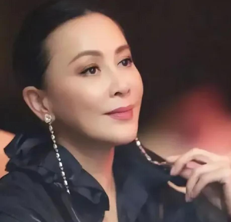谁绑架的？谁是当时香港合法的黑社会，还要能令曾志伟非常害怕的人，多吗？199