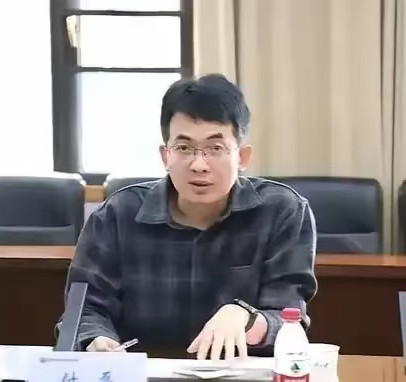 “我7岁就看见爸爸微信头像和那个女人是一对”——武大86页PDF里，最狠的不是权色，是这句！全网扒职