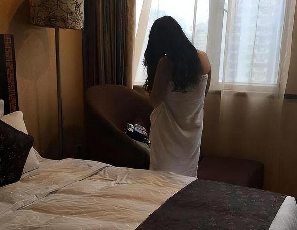 一对男女酒店交易，5分钟后突发意外，女方反把自己送进局子，太荒唐了。这事说出来
