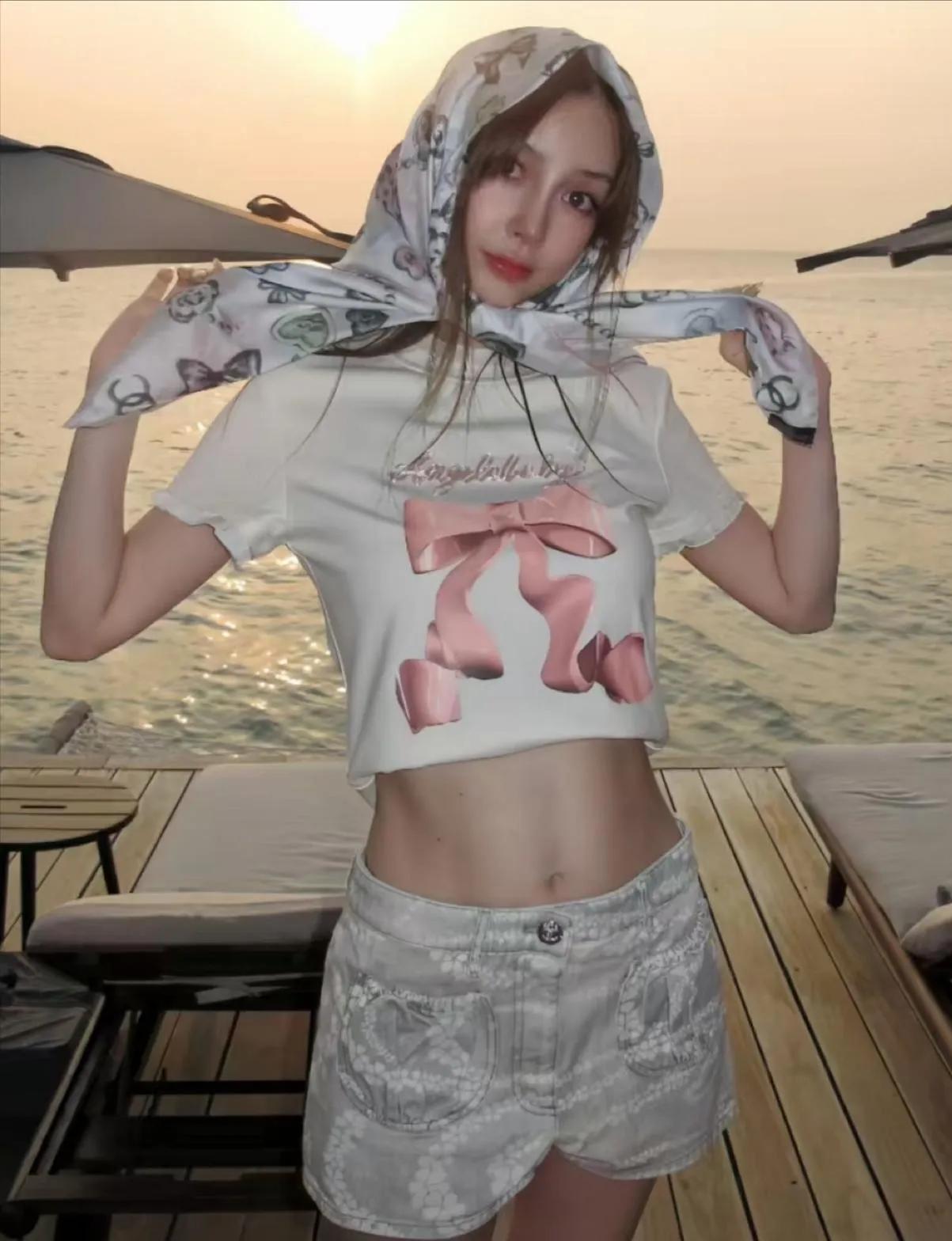 杨颖这身材也是没谁了！谁懂啊！Angelababy这组海边随拍也太绝了✨