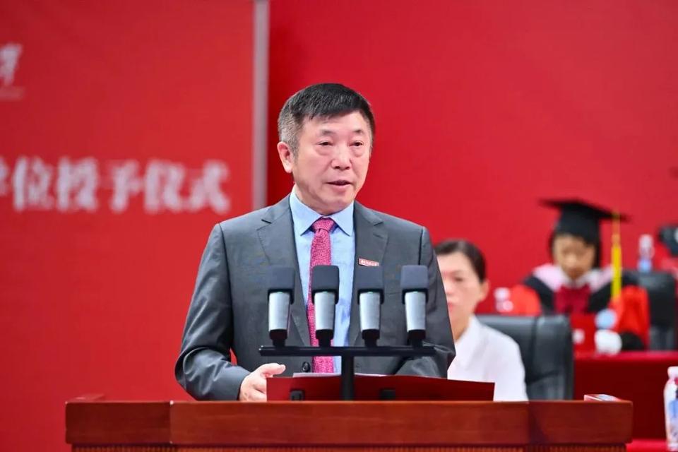 华科的医学是真强[赞]亚洲第一刀、我国泌尿外科学会主任委员张旭院士回母校华科作为