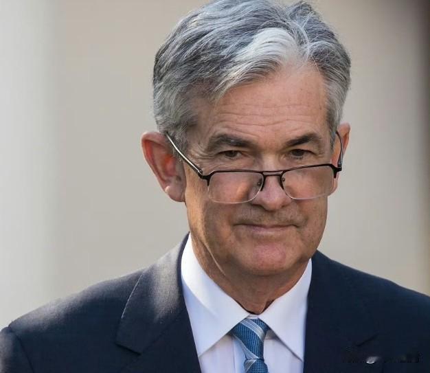 美联储宣布降息0.25个百分点，同时表示将暂停量化紧缩操作美联储表示，由于担心