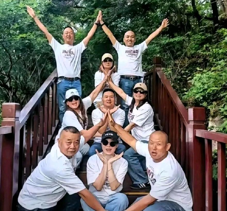 给洛阳开民宿的提个醒，记好这几个人的样子。他们现在离洛阳还很远，但保不齐以后会
