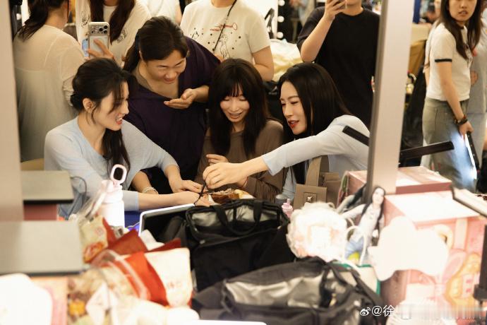 徐洁儿可以去演水仙了徐洁儿姬圈天菜真的是觉得咱们的徐洁儿可以去演水仙了呀，看到