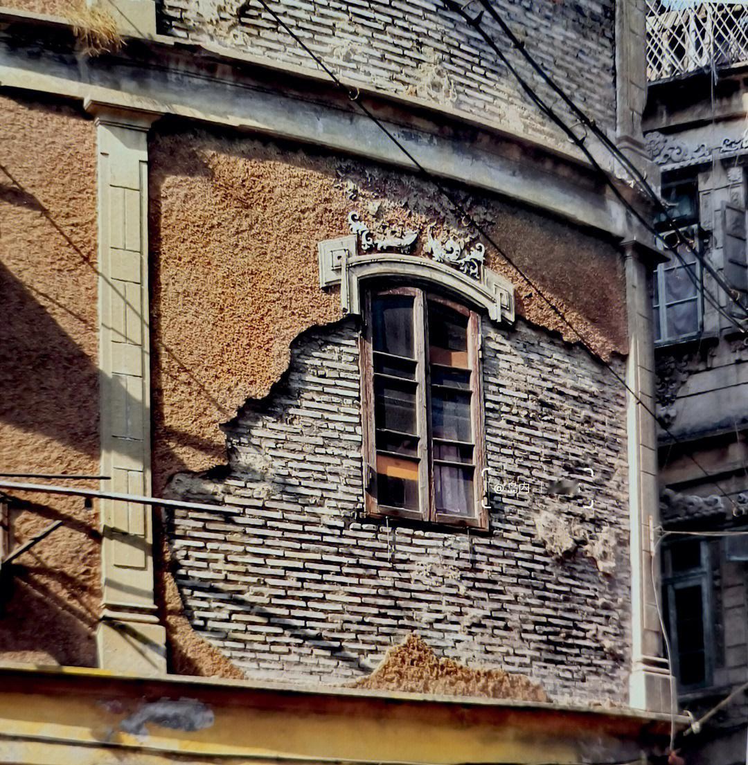 汕头金平区部分老建筑破败：修复之困非仅经济难题汕头金平区的骑楼等老建筑，是“百