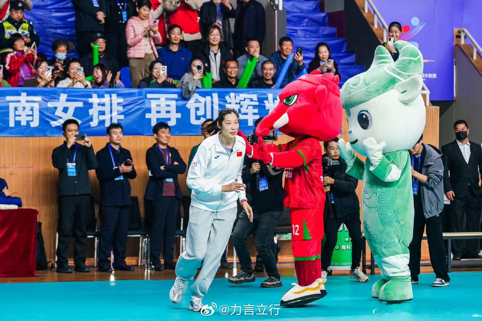 女排世俱杯要来了，女排世俱杯又走了，去了巴西，今年是加比的主场，看巴西球队坐拥主