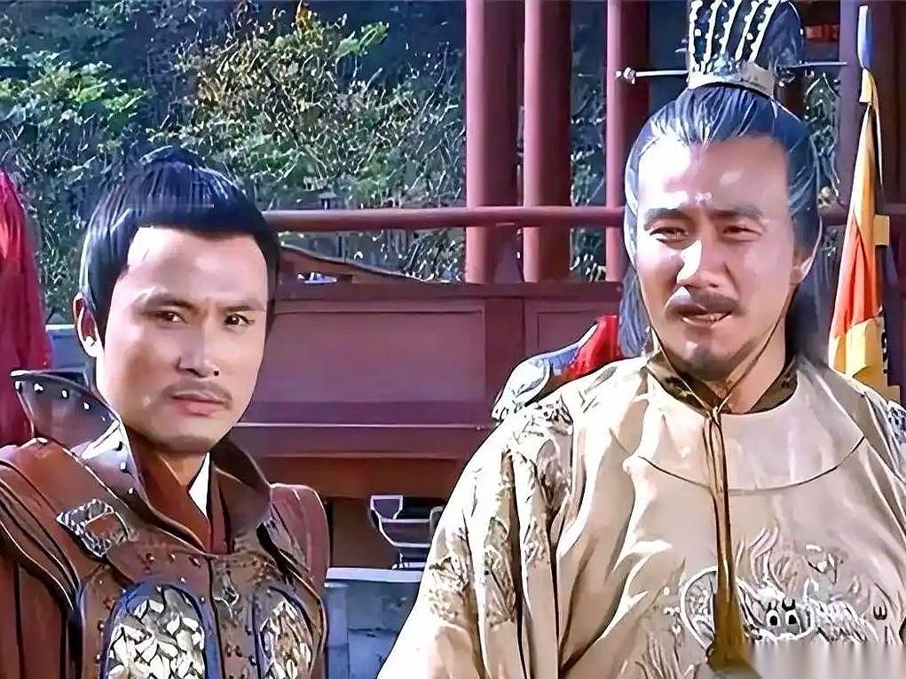 朱元璋给蓝玉定了谋反罪，判了剥皮实草，跟着一起掉脑袋的有一万五千多人。仅仅三天前，这位凉国公还敢当众