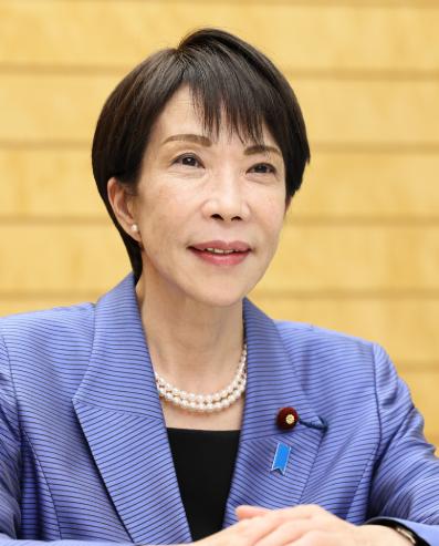 这盘大棋下得真绝，不得不说，中央有高人。谁也没料到，日本首相的此前的几句疯话，居