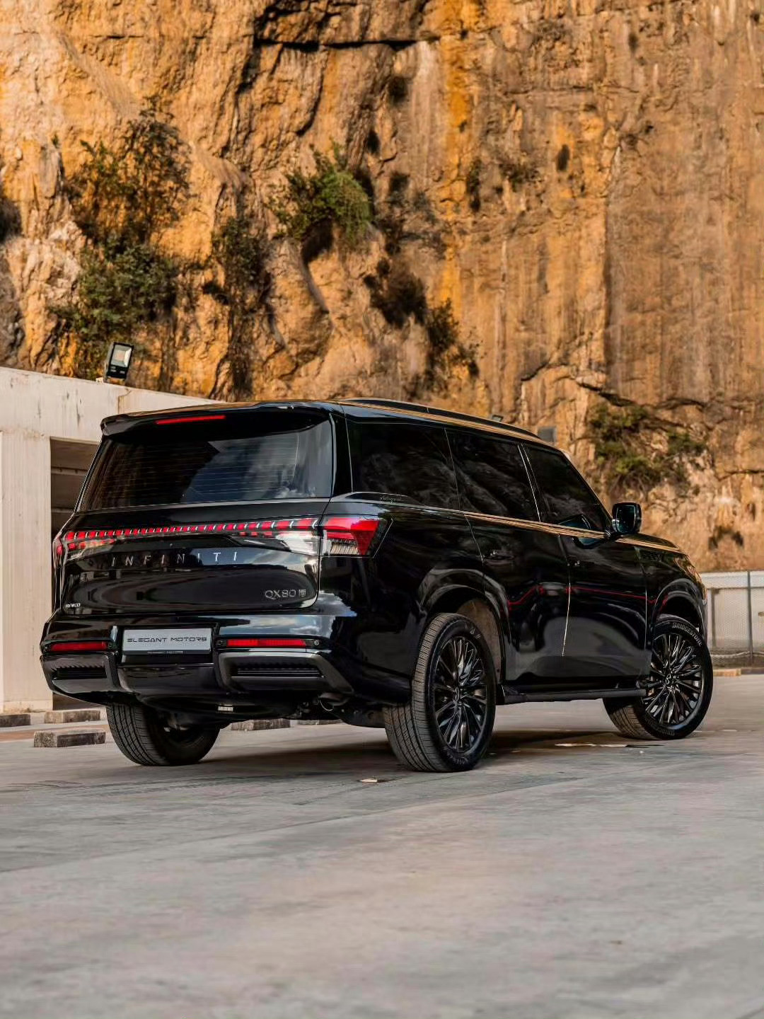英菲尼迪QX80