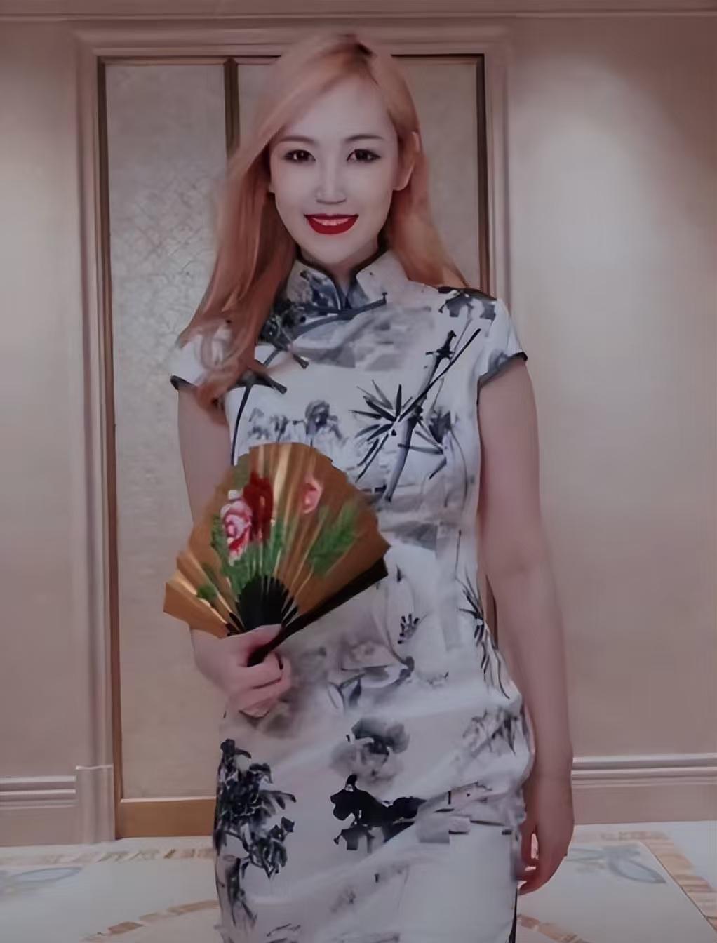 马蓉怎么变成这样了？马蓉离开王宝强后，原来清纯的气质渐渐远去，开始走富婆成熟的