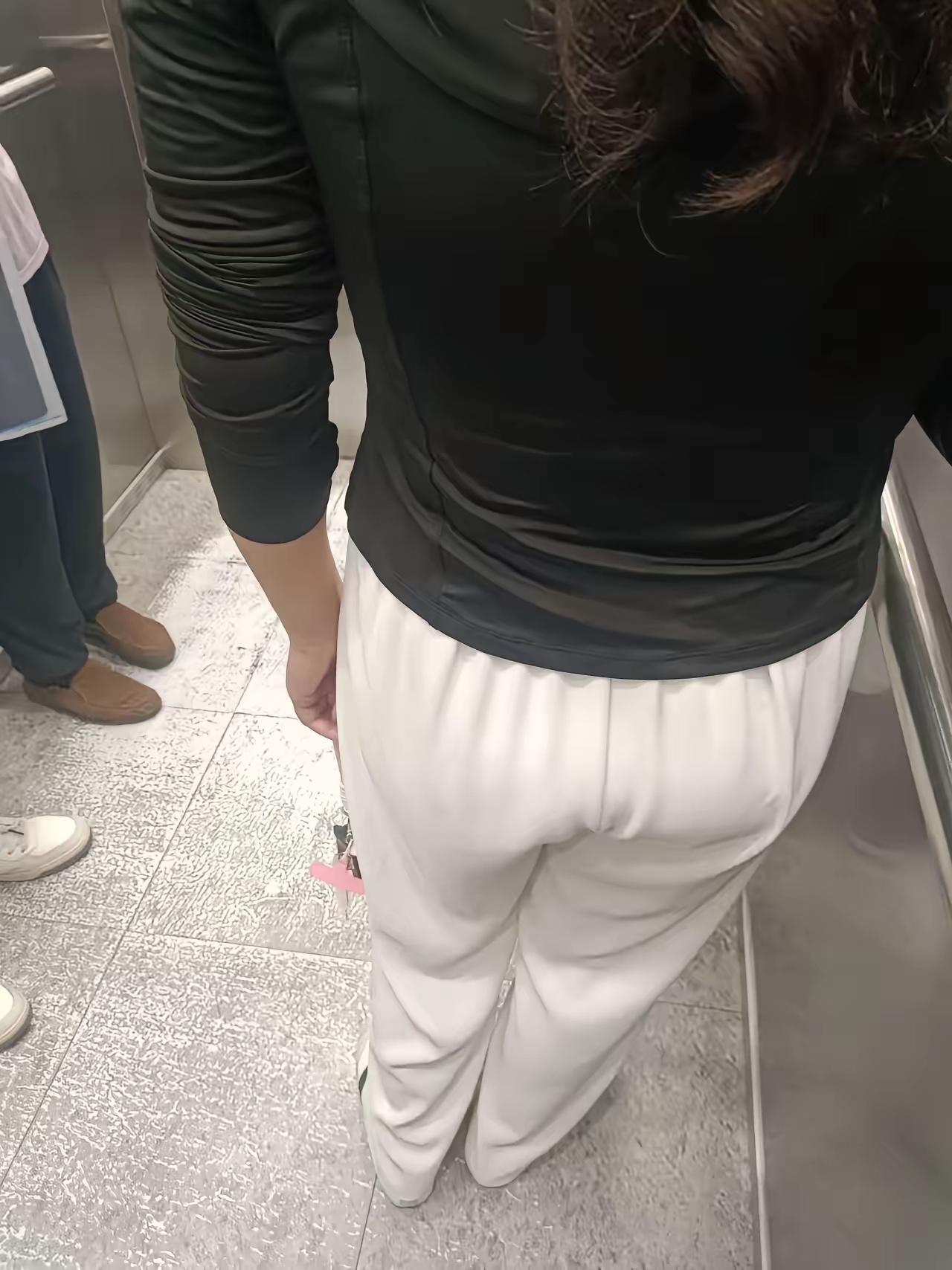 昨天，我妹妹男同事送她回我家，我看到后，给妹妹说，你已经结婚了，就不要让别的男人
