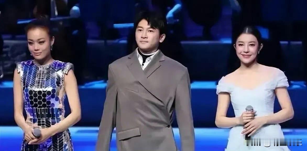 苏有朋的衣服怎么了？
