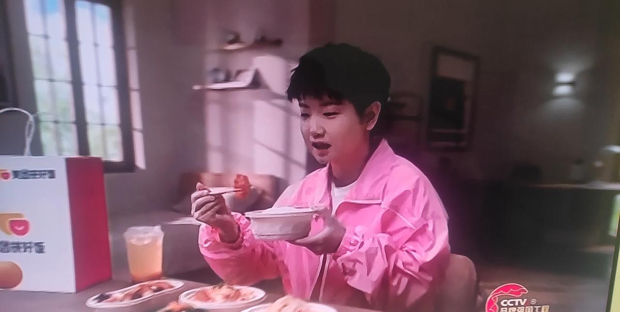 一看孙颖莎吃的那些菜，就知道比赛结果了每天看中国大满贯赛事直播，比赛前和