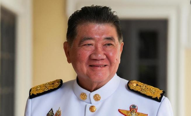 不出所料！蓬探被泰国国王任命为代理首相实际上，蓬探是佩通坦的重要助手，也是佩通